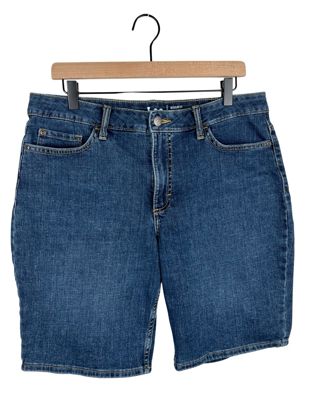 Lee Mid Rise Bermuda Jean Shorts Regular Fit Women's Size 14 Stretch - Picture 1 of 12